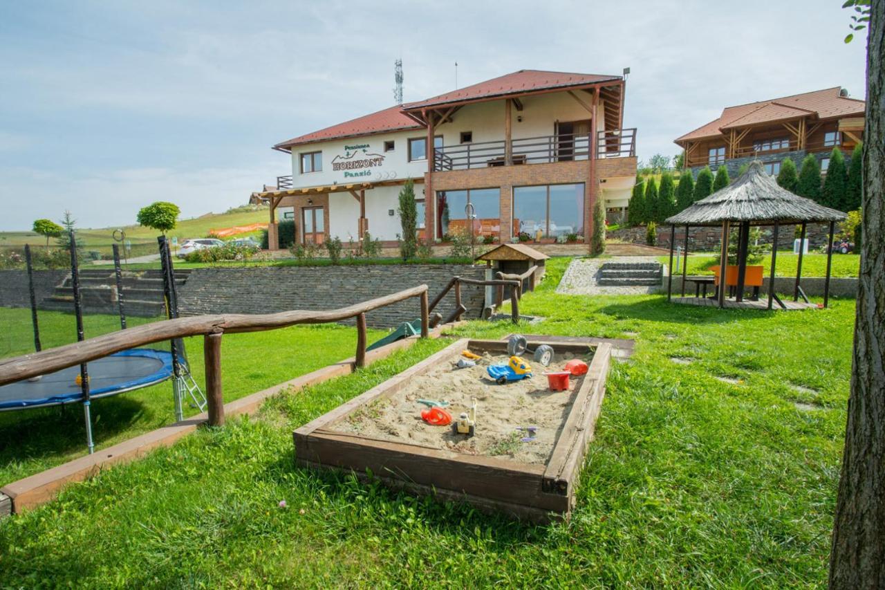 Horizont Panzio Bed and Breakfast Odorheiu Secuiesc Exteriör bild